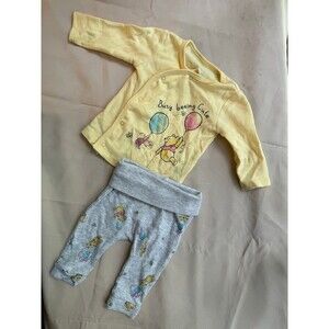 Winnie the Pooh nursery 2 piece outfit 0-3 months